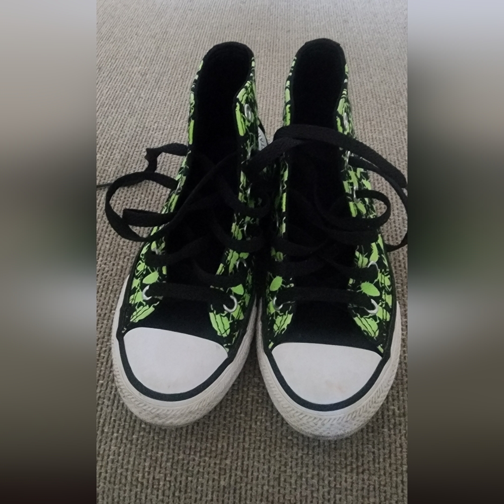 Converse Black and Green Bug - Glow In DatkSneakers Classic Low-Top